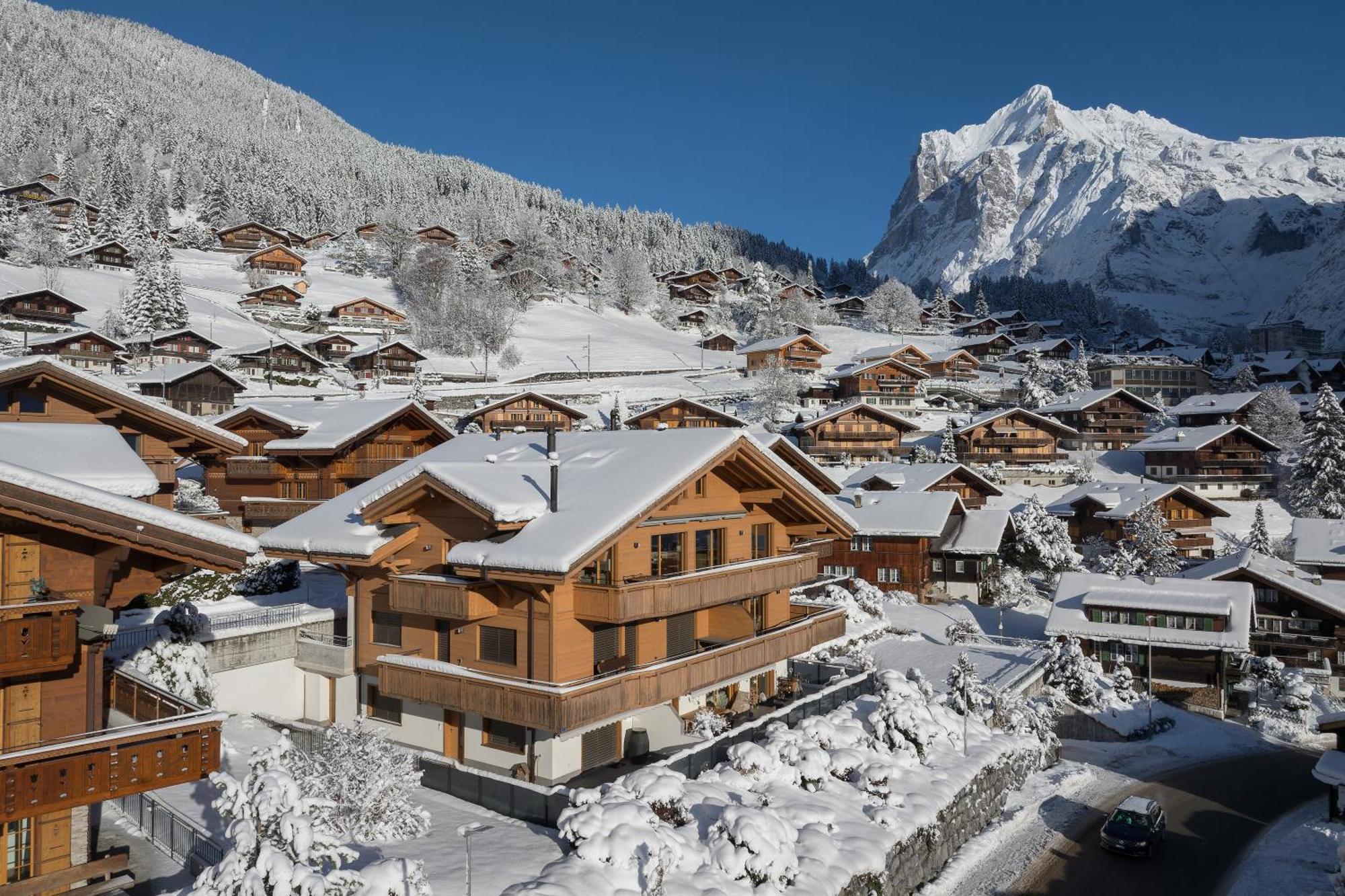 Alia And Apartments-grindelwald By Swiss *